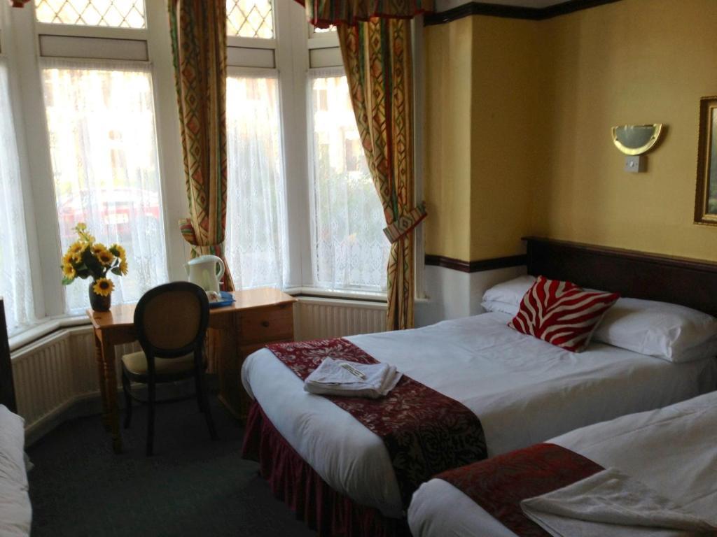 Penrhys Hotel Cardiff Extérieur photo